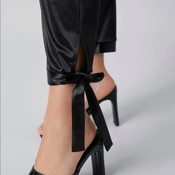 Black satin stretch formal pants 🥀 - Picture 5 of 5